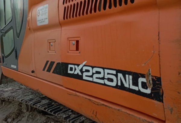 Doosan_DX225_Usato_Sicilia_3